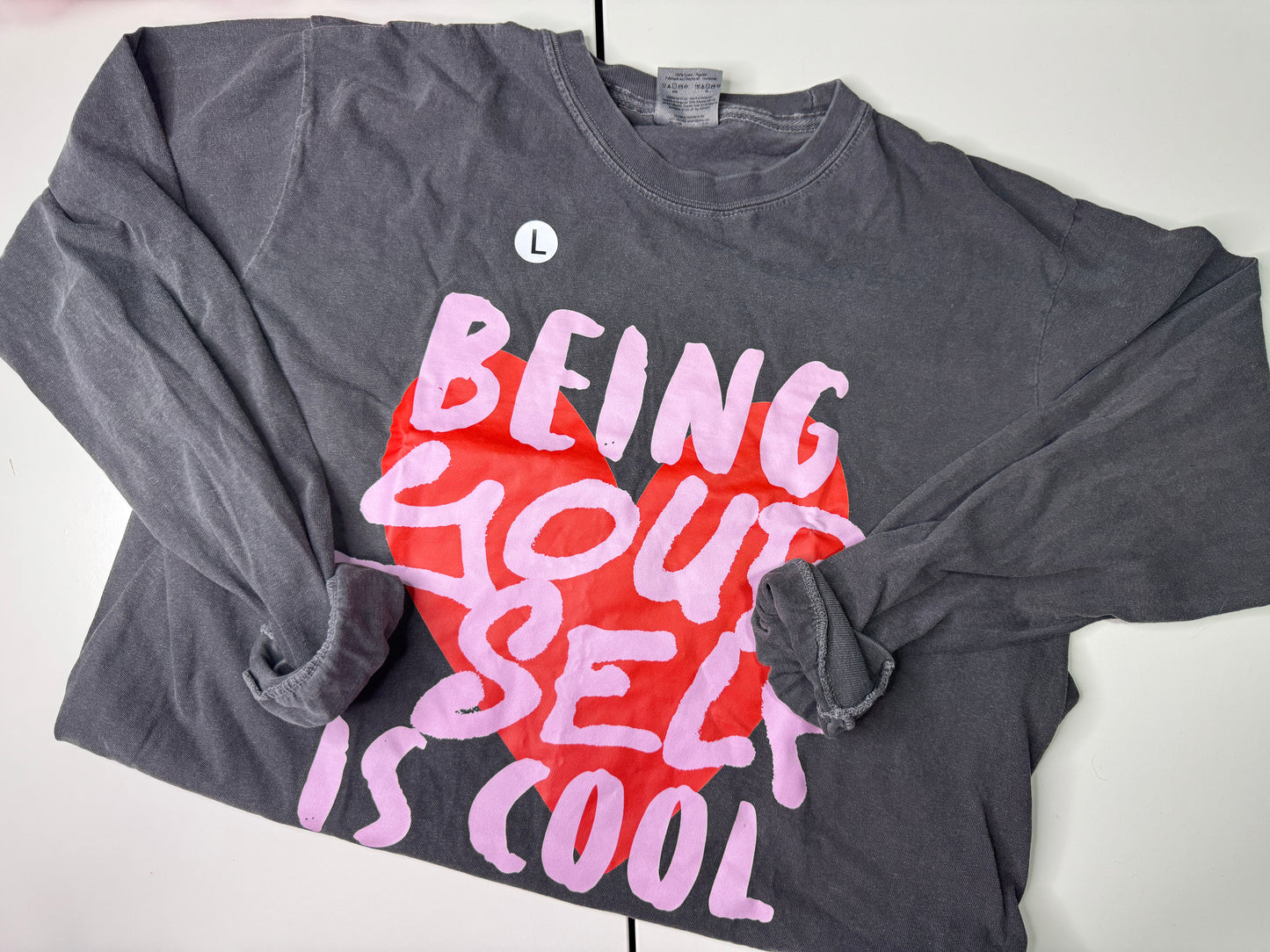 LARGE. LONG SLEEVE TSHIRT.