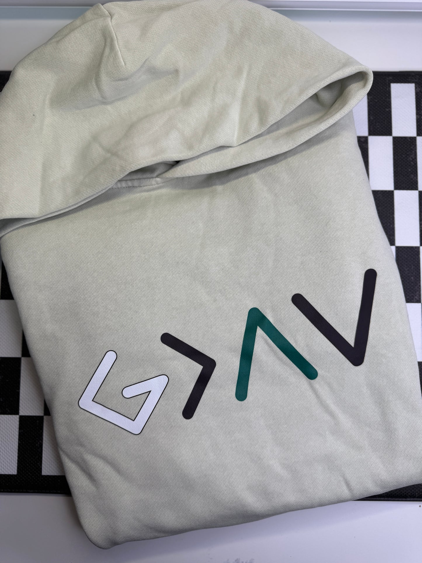 LG. HOODIE.
